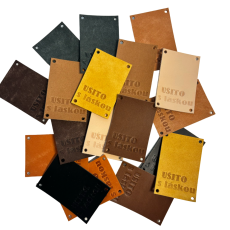 Cedulka kožená 60x40mm UŠITO S LÁSKOU (Barva Capuccino)