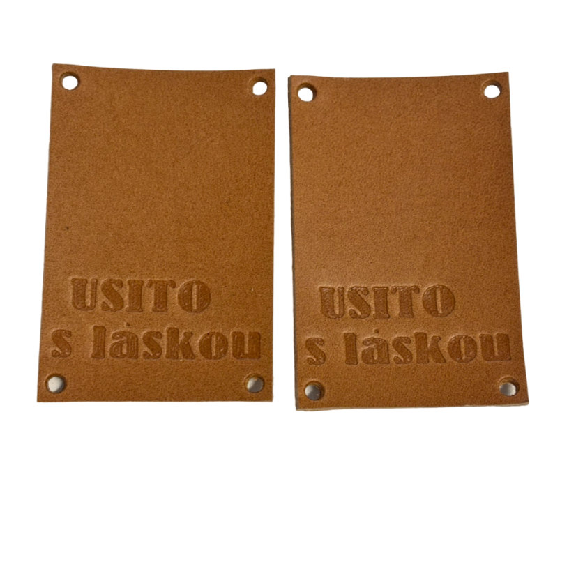 Cedulka kožená 60x40mm UŠITO S LÁSKOU (Barva Capuccino)